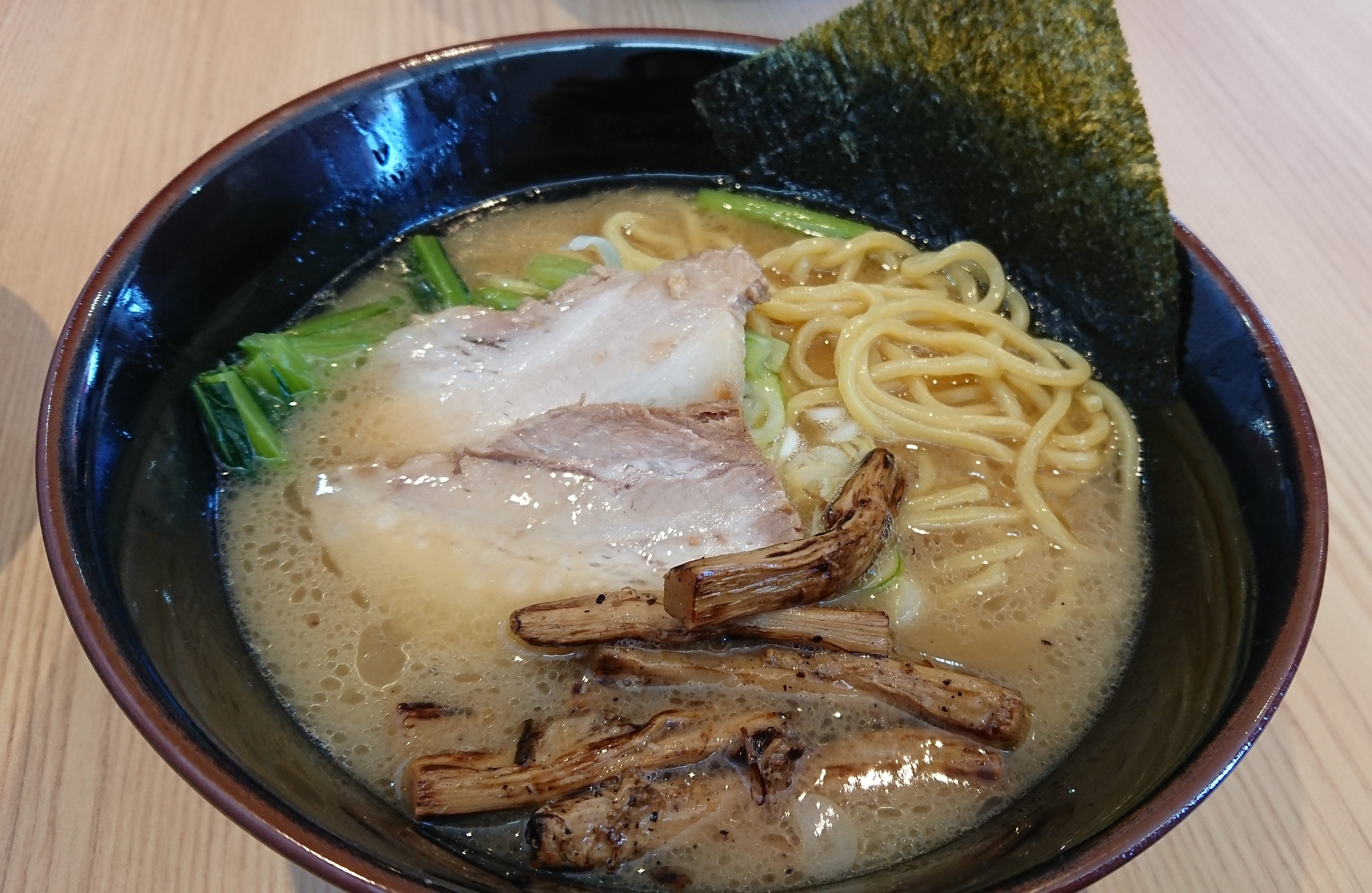 麺屋 達 たつ 古沢店 富山市 豚骨醤油ラーメンが自慢 金沢発祥の人気ラーメン店が19年6月 富山県に初出店 和風アゴだしラーメンも美味 ツタエル富山